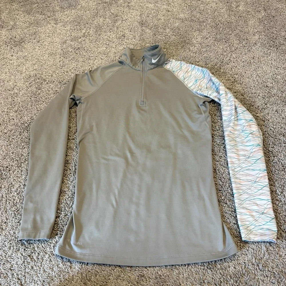 Nike Pro Combat Therma-Fit Women's Medium M  Gray 1/4 Zip Activewear 476753-082